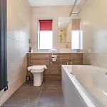 Meadows Luxury * Flaxton