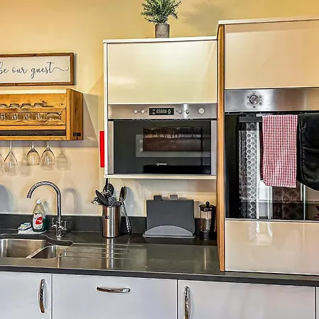 Meadows Luxury Flaxton