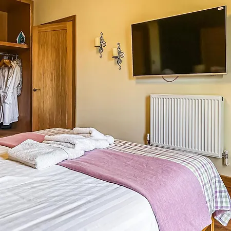 Meadows Luxury Flaxton