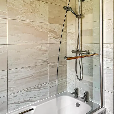 Meadows Luxury Flaxton