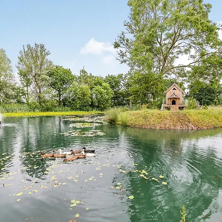 Meadows Luxury * Flaxton