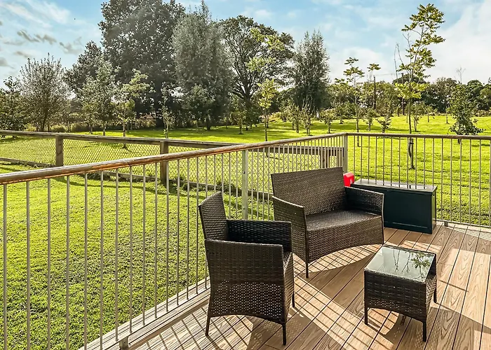 Meadows Luxury Flaxton