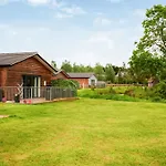 Aldeamento Turístico Meadows Luxury Flaxton